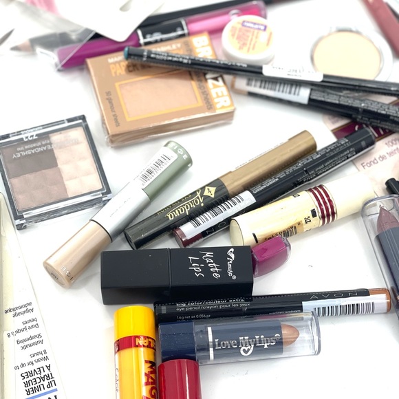 Brand New Drugstore MakeUp Bundle - Picture 4 of 5